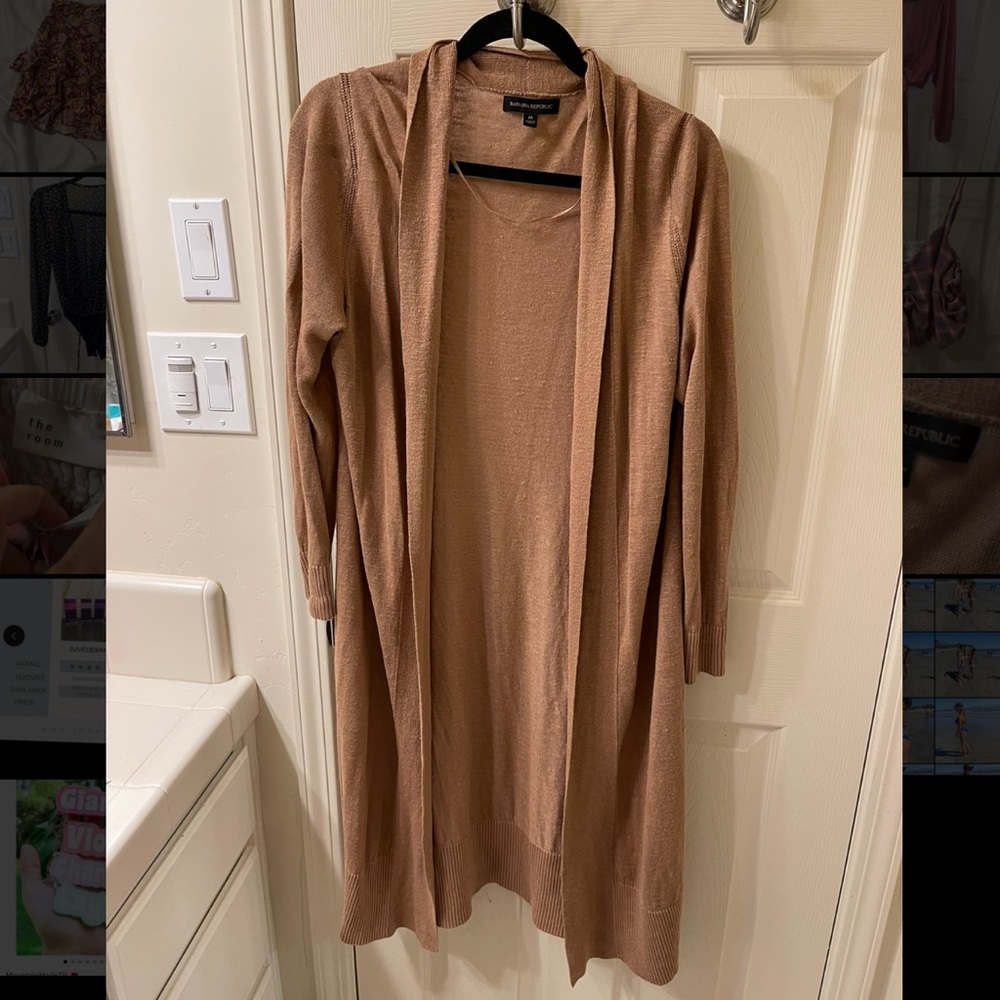 BANANA REPUBLIC LONG CARDIGAN. Worn twice. Bundles save! Size medium!